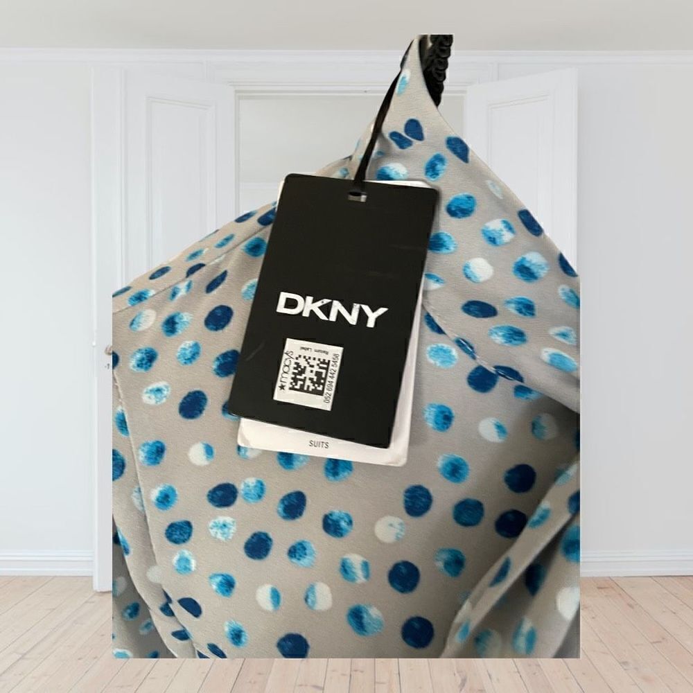 DKNY Tie Neck Tunic Top - Picture 4 of 4